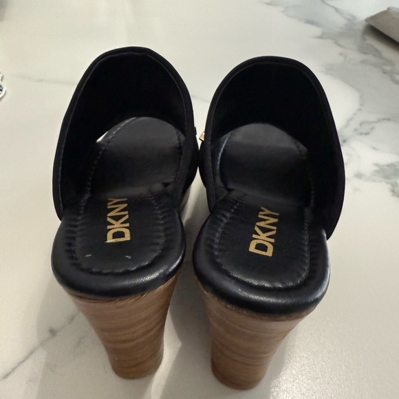 DKNY Women's Black platform Sandals size 7m - Picture 3 of 5